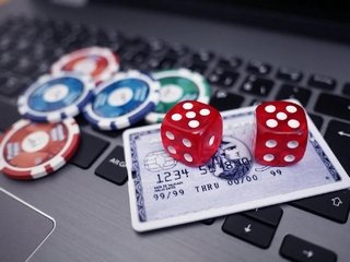 Играть на деньги в казино онлайн как выглядят игровые автоматы